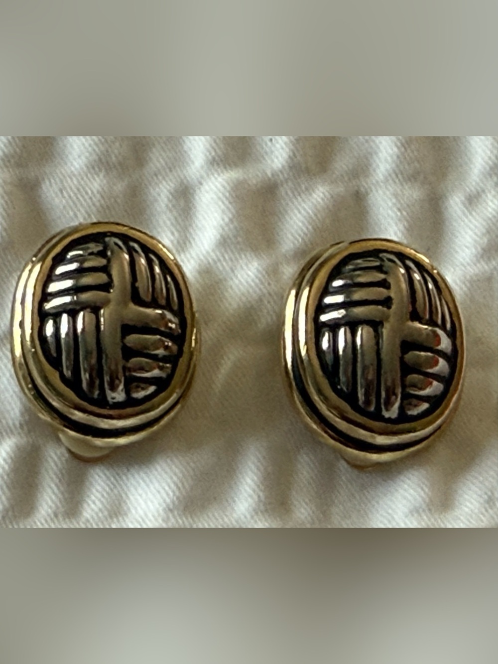 Gold Tone Woven Round Clip-On Earrings